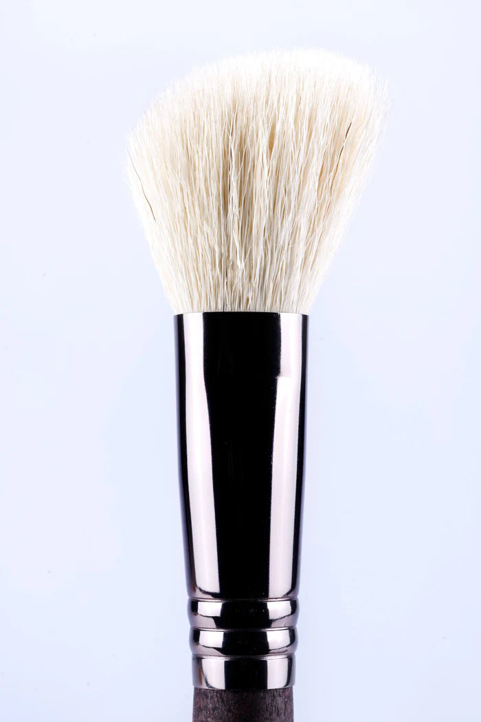 BROCHA ANGULAR PARA RUBOR, CONTORNO Y POLVOS - The Make Up Center