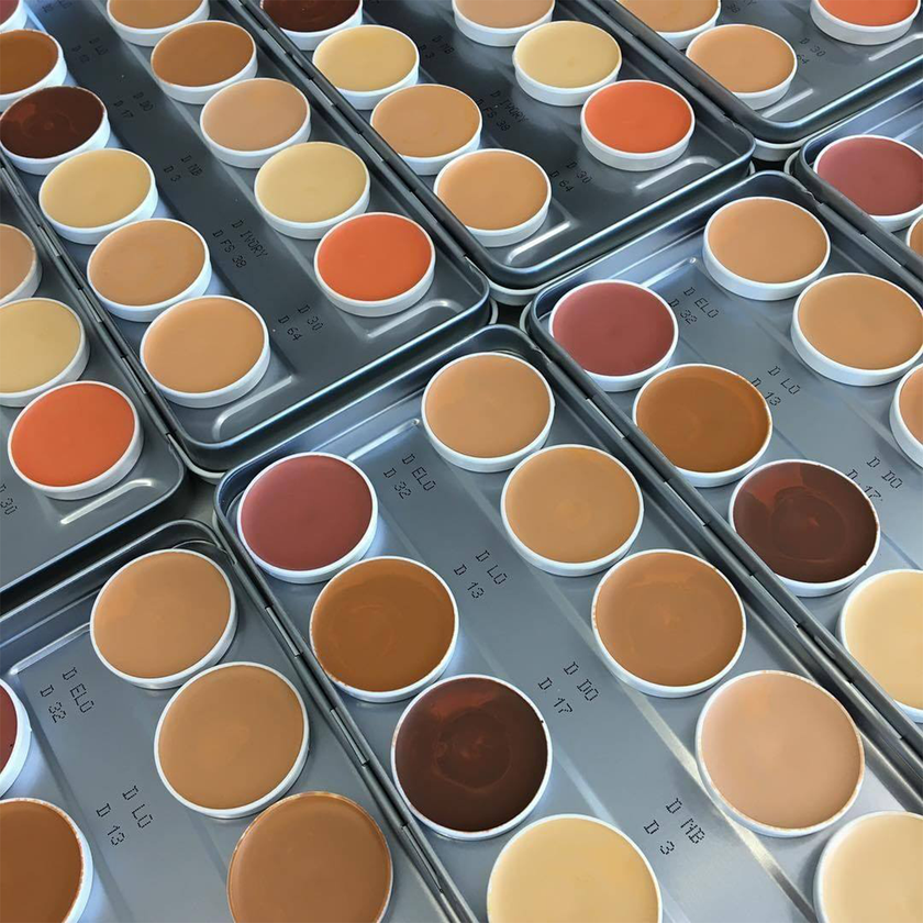 DermaColor Paleta Camuflaje 12 Tonos Latina - Kryolan - The Make Up Center